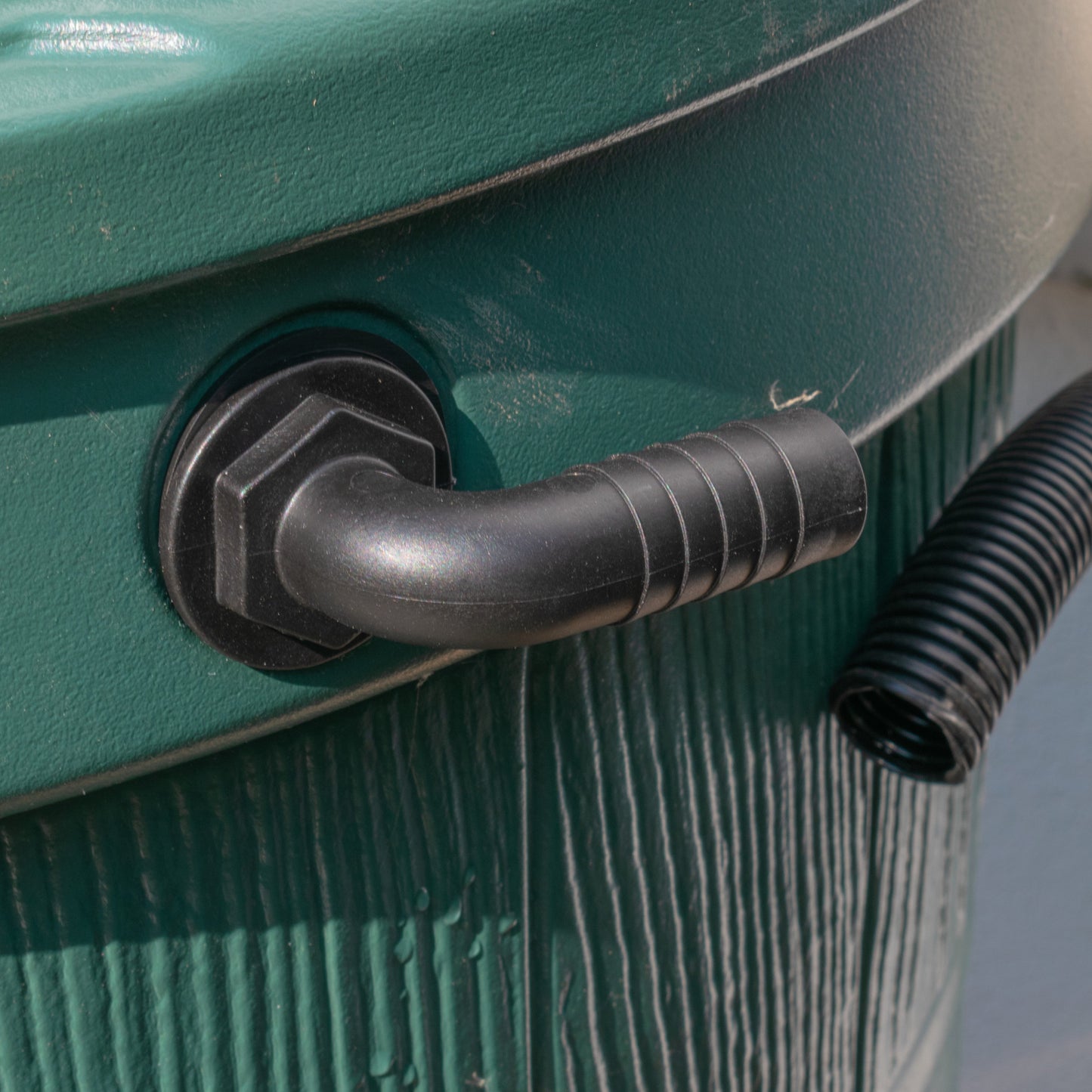 Water Butt 90° Overflow Elbow with Nut & Washer, 1/2"