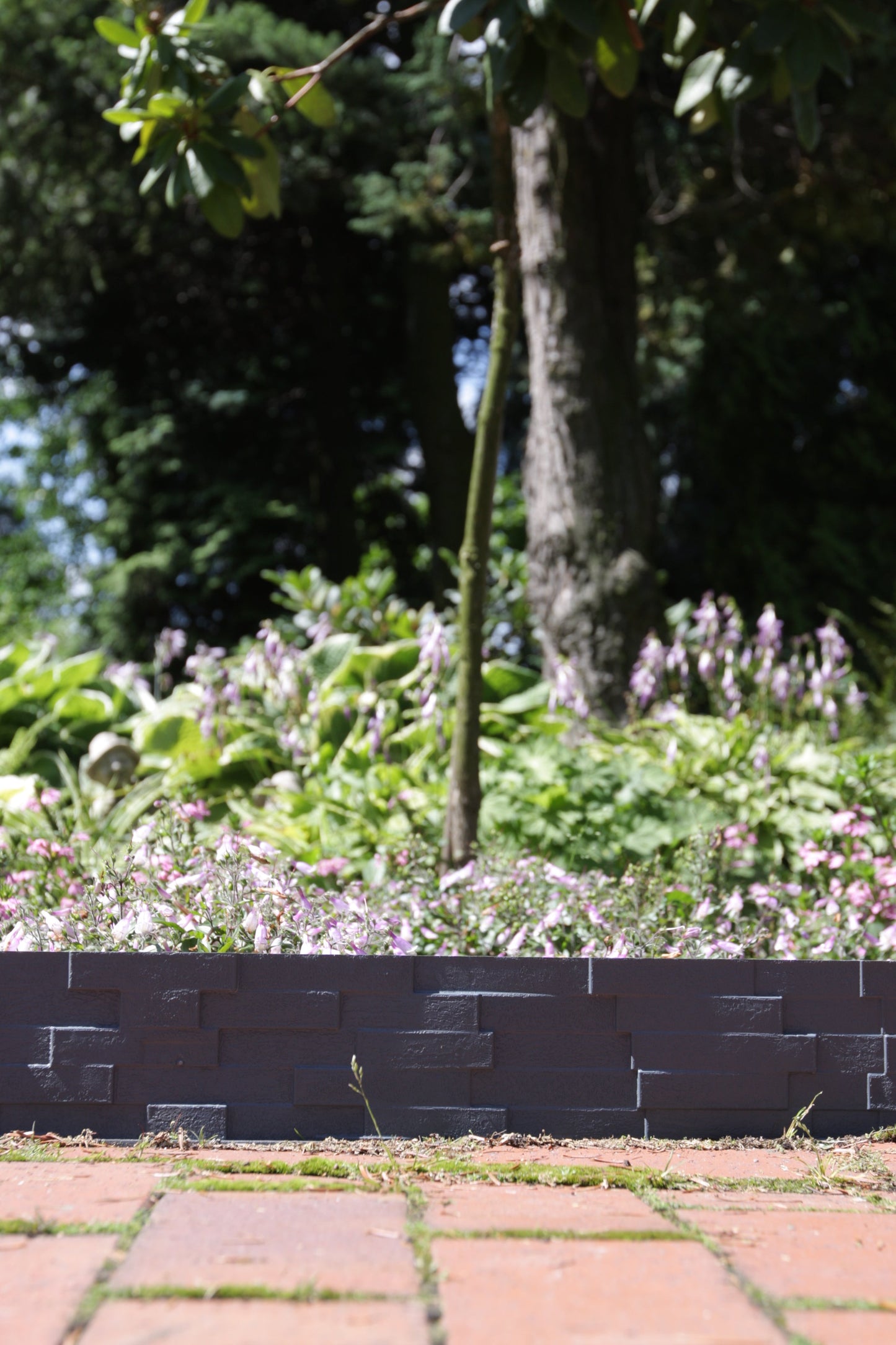 Grey Slate Texture Palisade Lawn Edging, 2.38m