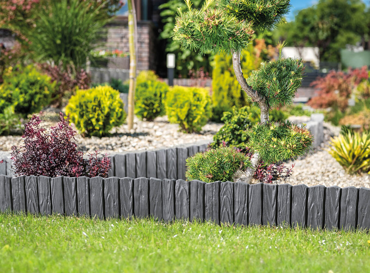 Black Wood Texture Palisade Lawn Edging, 2.32m