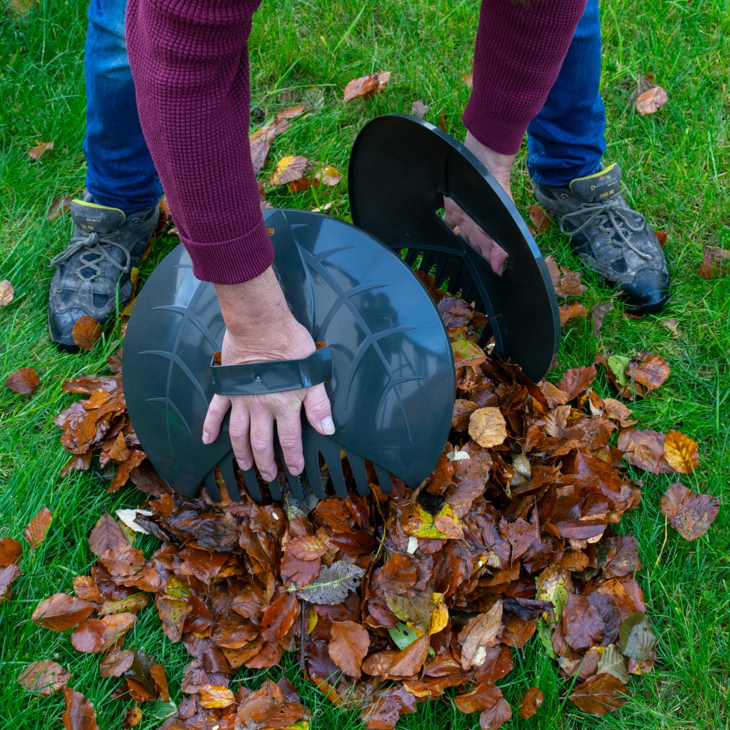 Hand-held Leaf Grabber Rakes Collect Fallen Leaves Garden Lawn Cleaning Scoops