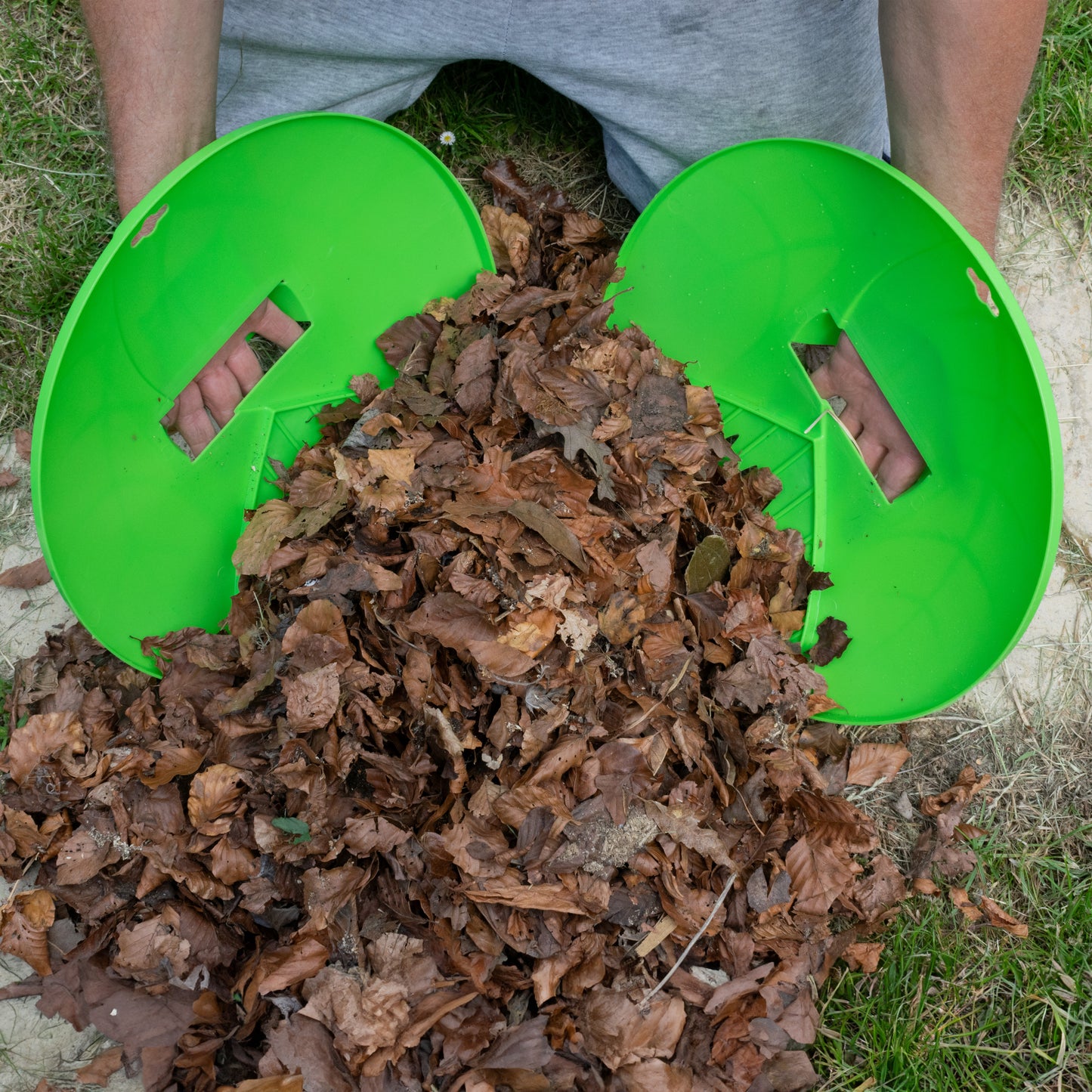 Hand-held Leaf Grabber Rakes Collect Fallen Leaves Garden Lawn Cleaning Scoops