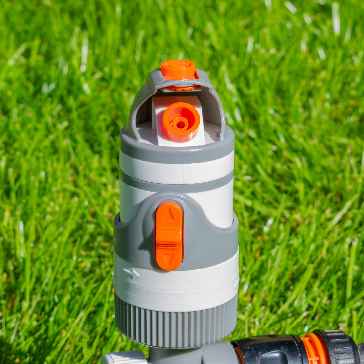 2-Pattern Gear Drive Sprinkler, White line