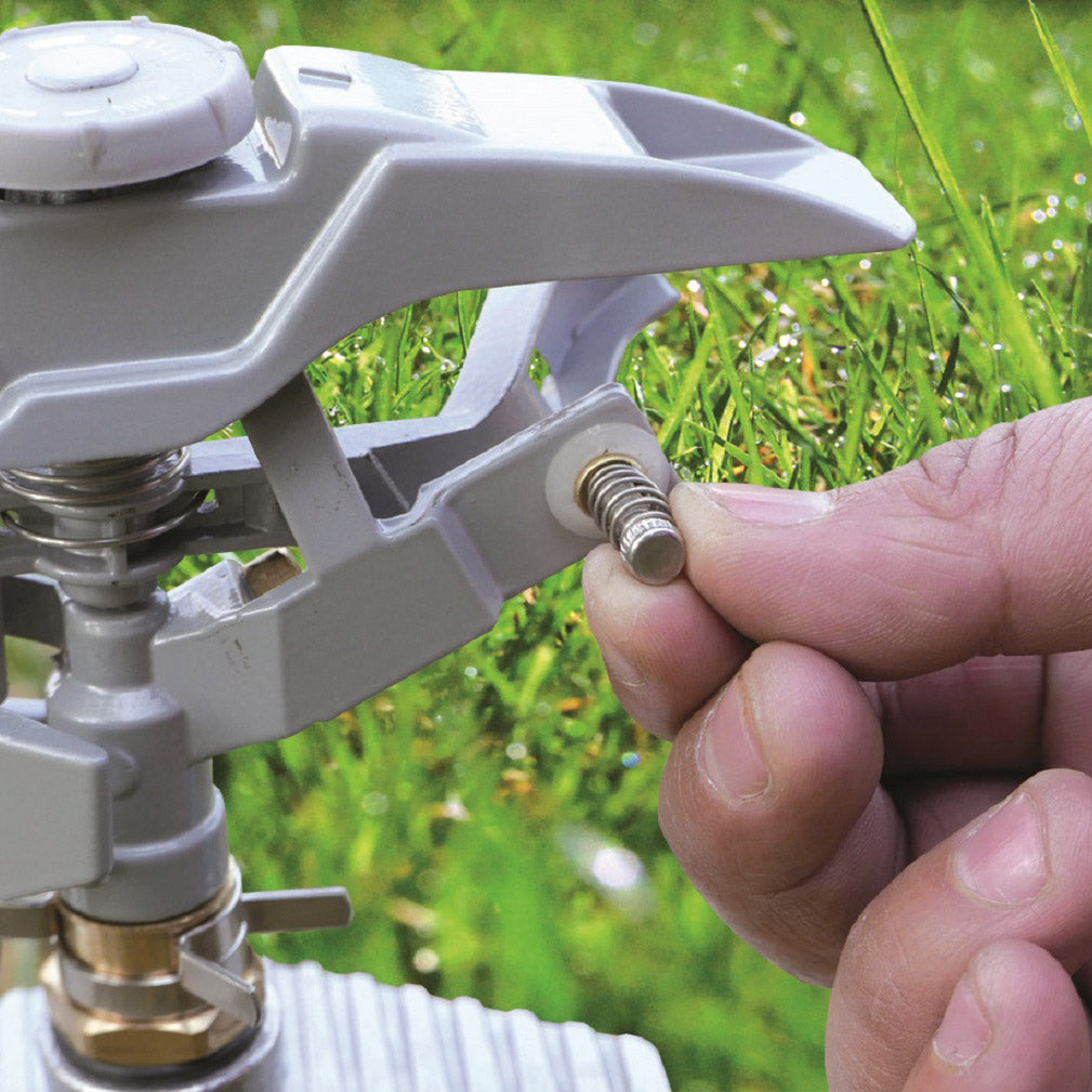 Triton Pulsating Lawn Sprinkler, White line