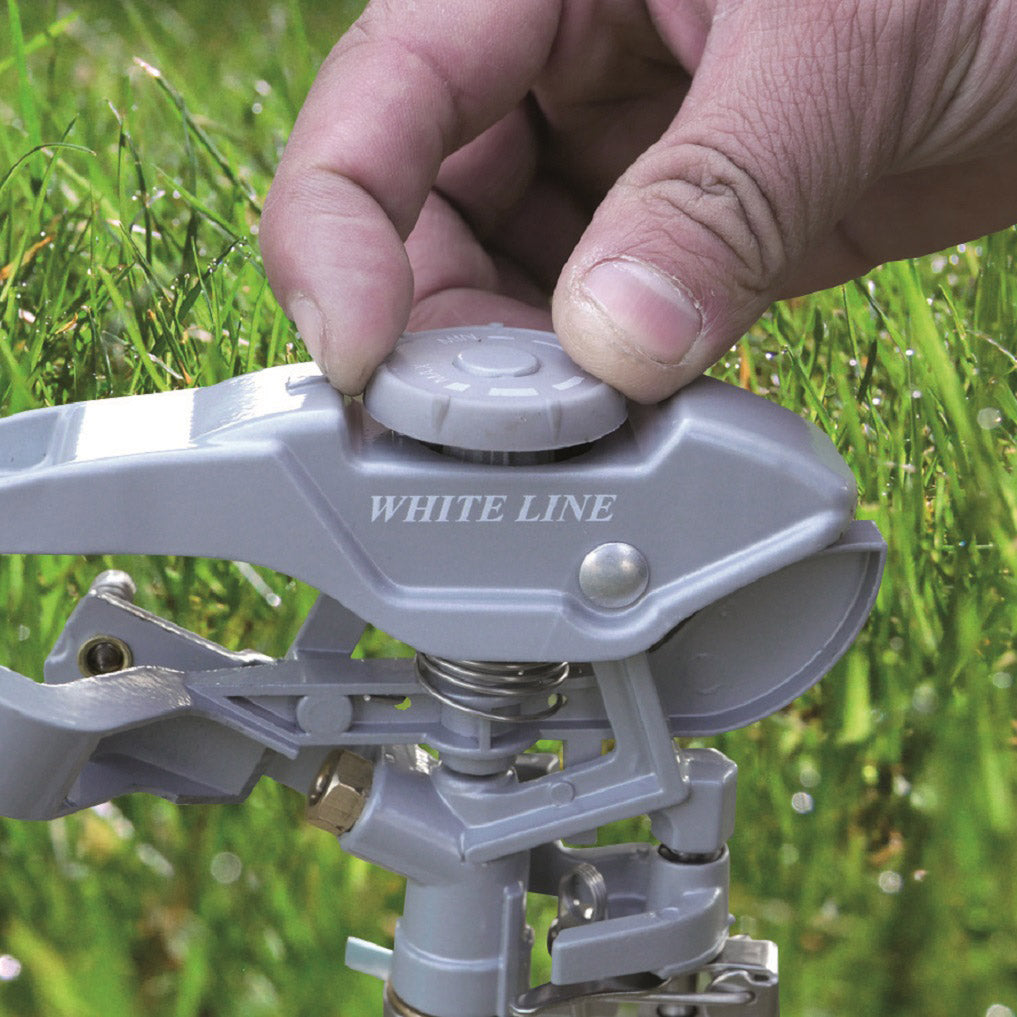 Triton Pulsating Lawn Sprinkler, White line
