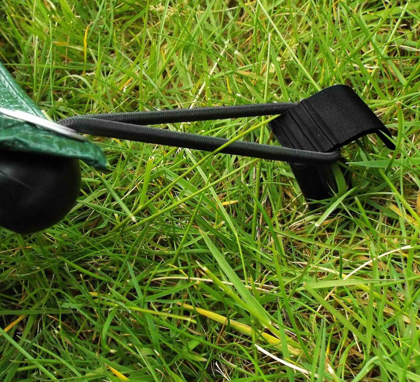 Garden Irrigation Pipe Ground Stakes & Pegs