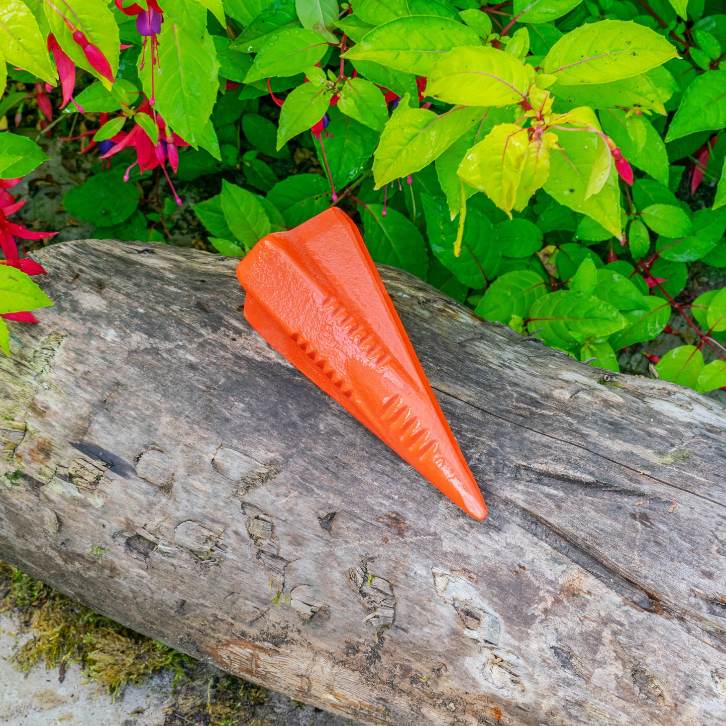 Red Wood Log Splitting Diamond Stake Wedge