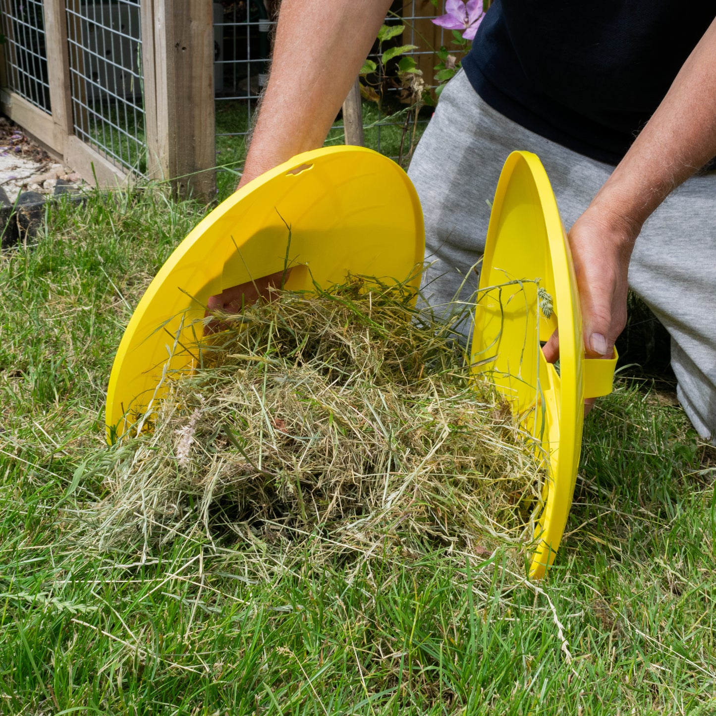 Hand-held Leaf Grabber Rakes Collect Fallen Leaves Garden Lawn Cleaning Scoops