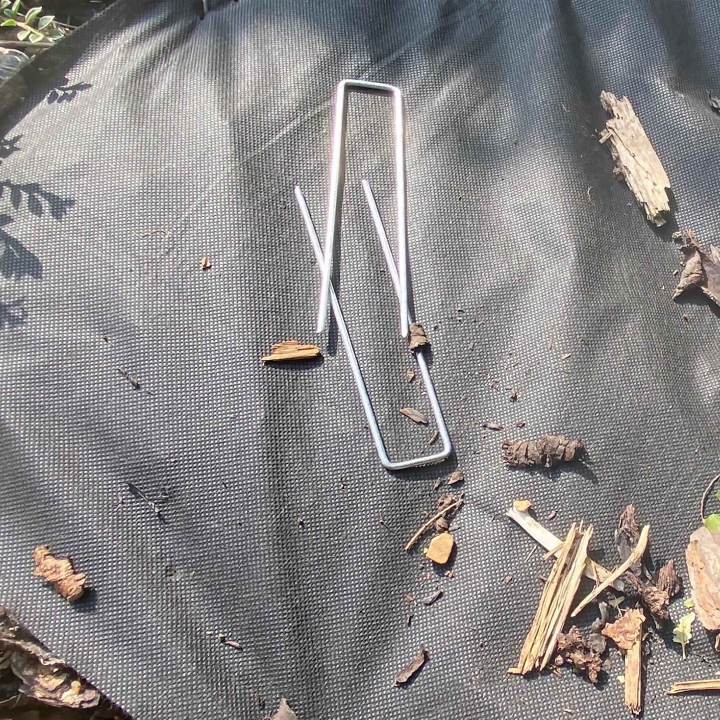 Metal Hold Down Staple U-Pegs, Pack of 100
