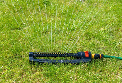 Durable Oscillating Garden LAWN BAR SPRINKLER, up to 336m2, Hozelock Compatible